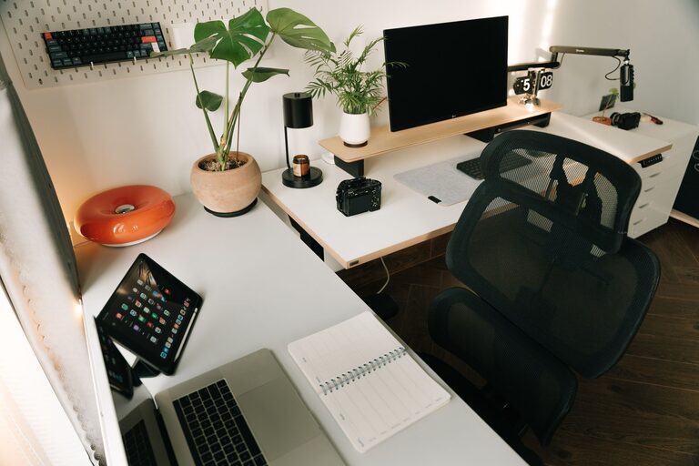 How to Create a Comfortable and Productive Home Workspace